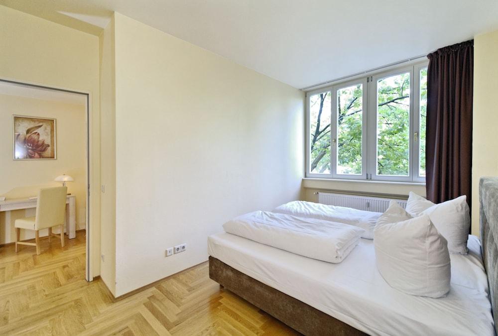 Youth Apartments - Ku'Damm Berlim